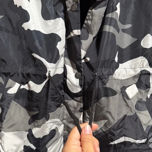 Black Fur-Trimmed Camouflage Parka - Picture 8 of 15